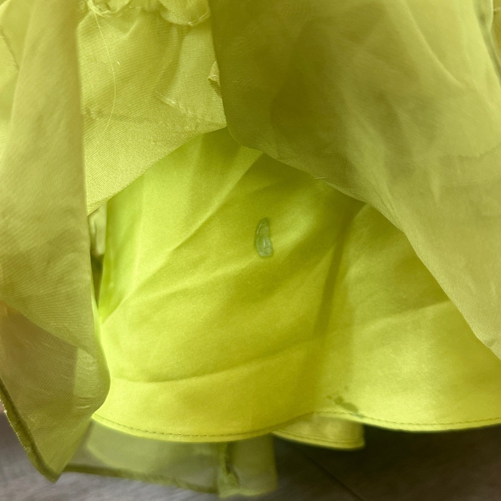 Mac Duggal Chiffon Cascading Ruffle Flutter Sleeve Gown Color Apple Green Size 4 - Picture 15 of 17